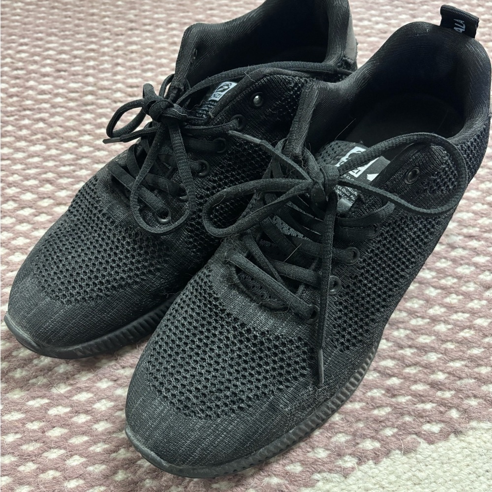 Conzuri cloud runner height lifting shoes. Men’s. Roughly a size 7
